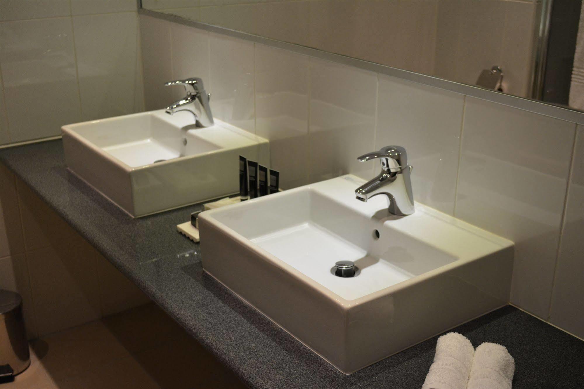 New Brookfields Hotel Freetown Luaran gambar